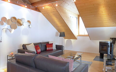 Mittaghorn Apt.8: Couch, Property, Furniture, Comfort, Table, Building, Interior Design, Wood, House, Living Room