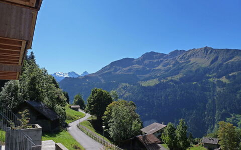 Roossi Apt. 1: Mountainous Landforms, Mountain, Nature, Mountain Range, Sky, Highland, Hill Station, Alps, Natural Landscape, Property