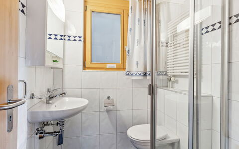 Wengen 42: Mirror, Sink, Tap, Plumbing Fixture, Property, Bathroom Sink, Building, Bathroom, Purple