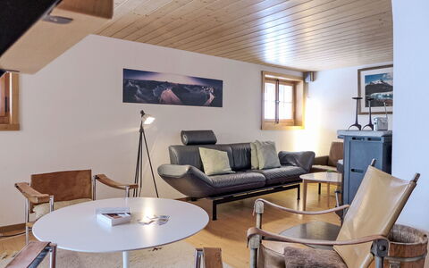 Wätterlücke: Furniture, Interior Design, Flooring, Floor, Ceiling, Apartment, Home, Lighting, Chair, Living Room