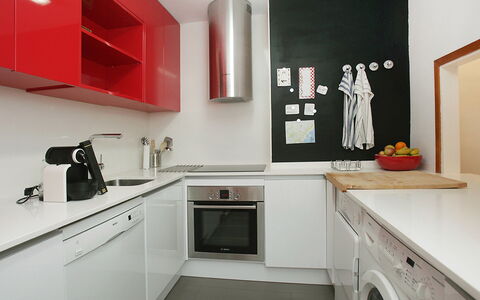 Vila Olimpica Pamplona: Room, Property, Furniture, Interior Design, Red, Kitchen, Cabinetry, House, Building, Countertop