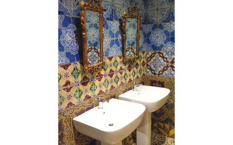 Villa Quattro Mori: Tile, Mosaic, Ceramic, Plumbing Fixture, Bathroom, Plumbing, Bathroom Sink, Porcelain, Tap