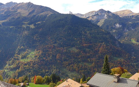 Bergkristall Apt. P: Mountainous Landforms, Mountain, Mountain Range, Highland, Hill Station, Mountain Village, Sky, Hill, Ridge, Natural Landscape