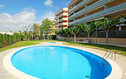 Nou Salou: Water, Sky, Building, Daytime, Plant, Property, Cloud, Azure, Blue, Swimming Pool