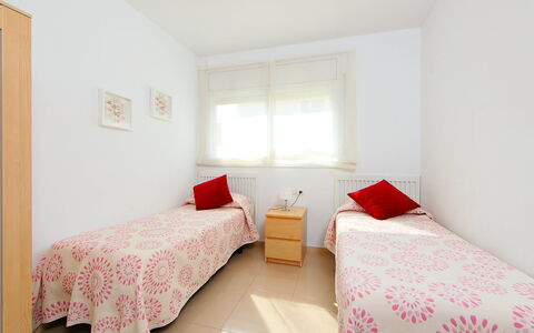 Nou Salou: Bedroom, Bed, Furniture, Room, Bed Sheet, Property, Bedding, Bed Frame, Interior Design, Floor
