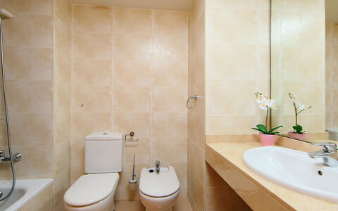 Nou Salou: Bathroom, Property, Room, Tile, Interior Design, Tap, Wall, Plumbing Fixture, Architecture, Floor