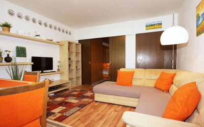 Accommodation:&nbsp;Walter 240.5