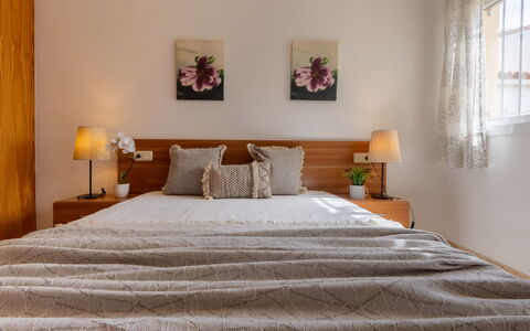 Flamenc 1: Furniture, Bed, Bedding, Interior Design, Bedroom, Bed Sheet, Linens, Wood, Room, Floor