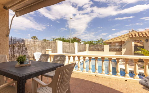 Fumadell: Property, Building, Real Estate, Room, House, Home, Porch, Estate, Interior Design, Patio
