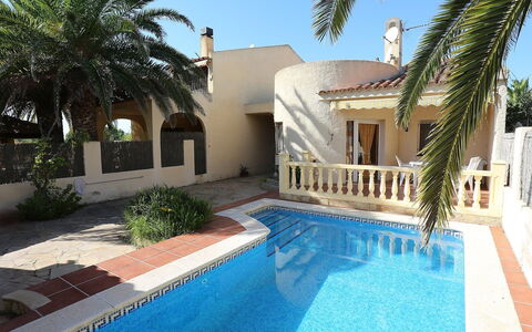 Fumadell: Property, Building, House, Swimming Pool, Real Estate, Home, Villa, Estate, Vacation, Residential Area