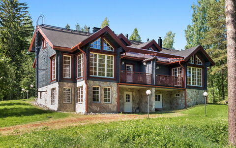 Syvärinkulta B: Building, Window, House, Home, Cottage, Roof, Residential Area, Estate, Siding, Farmhouse