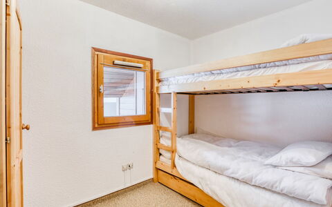 Saint Gervais 172: Room, Bed, Property, Bedroom, Furniture, Wall, Real Estate, Bed Sheet, Interior Design, House