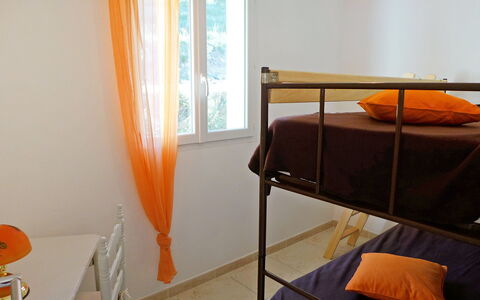 La Campagne: Orange, Room, Furniture, Property, Interior Design, Yellow, House, Bed, Table, Home