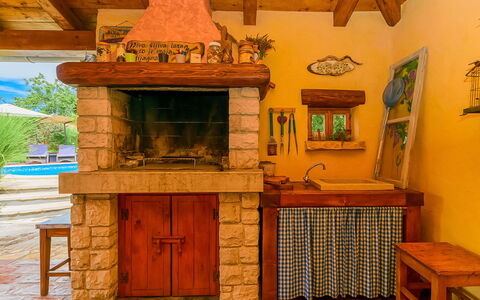 Loreta: Hearth, Furniture, Room, Fireplace, House, Masonry Oven, Building