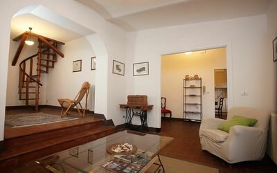 Fattore: Room, Property, Interior Design, Living Room, Furniture, Building, Ceiling, House, Real Estate, Table