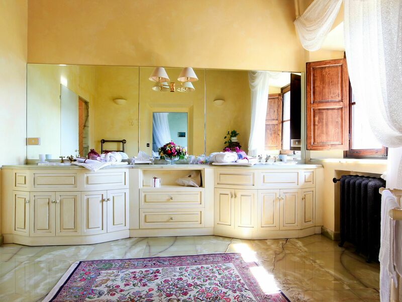 Accommodation:&nbsp;Tower Suite