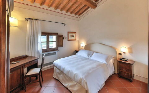 Accommodation:&nbsp;Camera 10