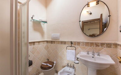 Accommodation:&nbsp;Camera 10
