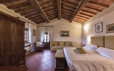 Accommodation:&nbsp;Camera 9
