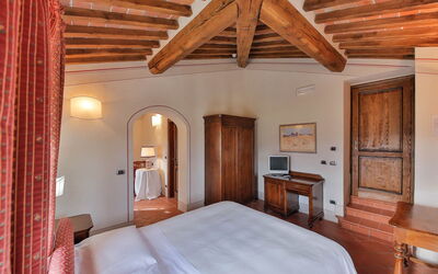 Accommodation:&nbsp;Camera 5