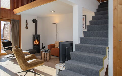 Plein Soleil B 19: Flooring, Wood, Floor, Interior Design, Furniture, Wood Flooring, Apartment, Home, Room, Living Room