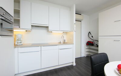 Accommodation:&nbsp;Studio 805 with Parking 410.8