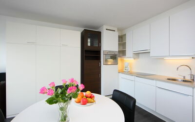 Accommodation:&nbsp;Studio 805 with Parking 410.8