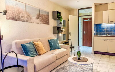 Accommodation:&nbsp;Studio 806 with Balcony 410.2