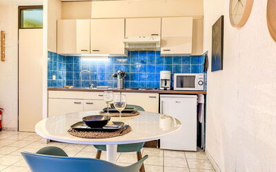 Accommodation:&nbsp;Studio 806 with Balcony 410.2