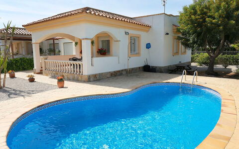 Vicky: Water, Plant, Sky, Property, Cloud, Building, Blue, Azure, Swimming Pool, Door