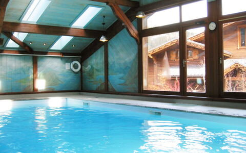 Les Hauts des Chavants: Water, Property, Swimming Pool, Building, Azure, Window, Lighting, Shade, Leisure, Plant