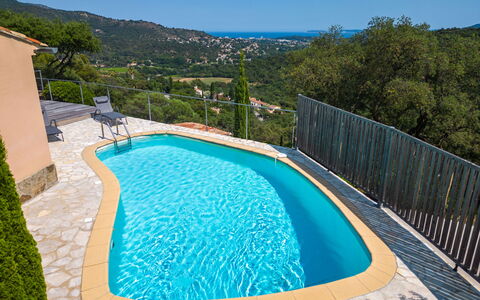 Le Pas de Courtin: Water, Sky, Property, Building, Plant, Swimming Pool, Azure, Nature, Tree, Rectangle