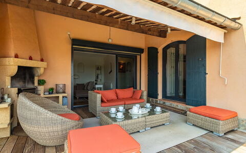 Le Pas de Courtin: Furniture, Property, Table, Interior Design, Wood, Architecture, Comfort, Living Room, Couch, Shade