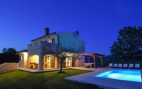 Blog 1: Sky, Plant, Building, Property, Window, Tree, Swimming Pool, House, Architecture, Residential Area