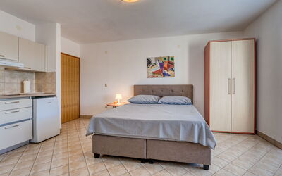 Accommodation:&nbsp;Balorda 100.4