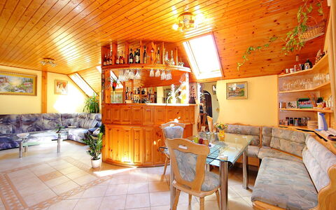 Zsuzsi: Room, Building, Property, Interior Design, Furniture, Real Estate, Restaurant, Table, Ceiling, House