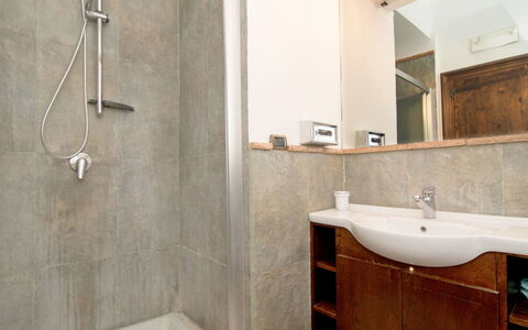 'O Pignatiello: Brown, Mirror, Bathroom Cabinet, Tap, Plumbing Fixture, Sink, Property, Shower Head, Bathroom, Cabinetry