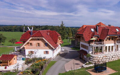 Grosserlach 100: Plant, Sky, Building, Cloud, Property, Window, House, Land Lot, Tree, Neighbourhood