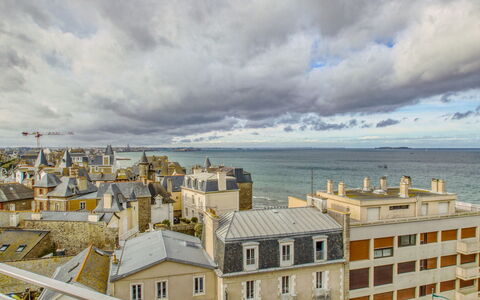 Les Terrasses: Cloud, Sky, Water, Window, Building, Azure, Tower Block, Body Of Water, House, Urban Design