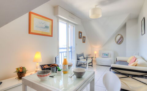 Aillerie: Table, Property, Building, Furniture, Light, Orange, Comfort, Desk, Interior Design, Plant