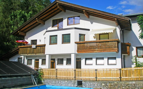 Ferien 1: Building, Sky, Property, Window, Plant, Water, Cloud, House, Tree, Wood