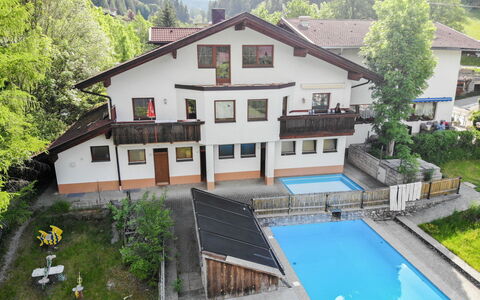 Ferien 1: Plant, Building, Water, Property, Window, Tree, Green, House, Swimming Pool, Architecture