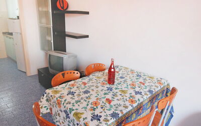 Accommodation:&nbsp;Michelangelo 310.5