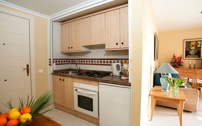 Accommodation:&nbsp;Coral Beach 02 958.2