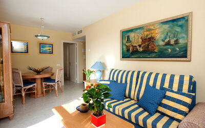 Accommodation:&nbsp;Coral Beach 02 958.2