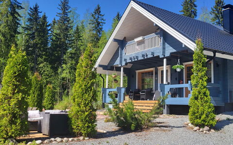 Willa Klaara: House, Home, Cottage, Roof, Siding, Estate, Larch, Porch, Log Cabin