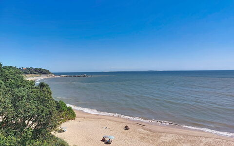 Le Platin: Blue, Water, Beach, Body Of Water, Coast, Water Resources, Natural Environment, Coastal And Oceanic Landforms, Horizon, Shore