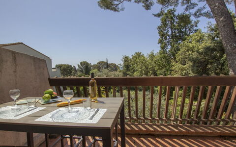 Accommodation:&nbsp;Le Bali 207.3