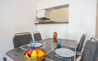 Accommodation:&nbsp;Le Bali 207.1