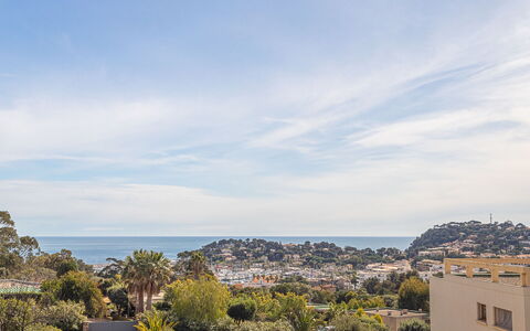 Cavalaire 158: Sky, Blue, Daytime, Horizon, Coast, Tropics, Resort Town